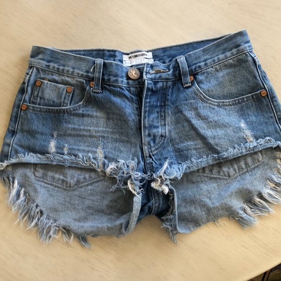 One Teaspoon Pants - One teaspoon, one X denim shorts, size 24